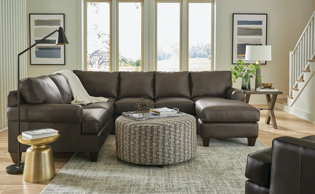 LC92321-SECT sectional: Sock Arm, Semi-Attached Boxed Back, Tapered Leg, Welt / Piping